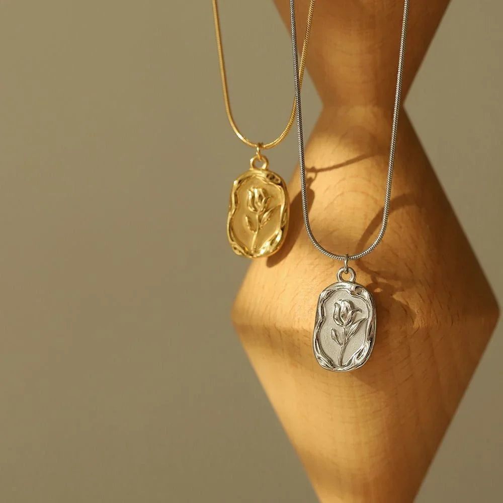 Rose Pendant Necklace