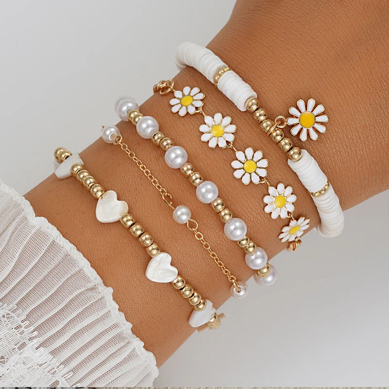 Daisy Flower Pendant Bracelet